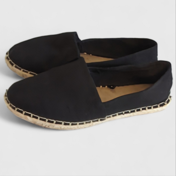 ❤️Old Navy Canvas Slip-on Espadrille Flats in Black - Picture 3 of 10